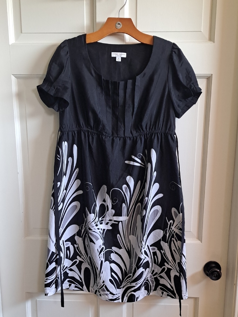 Liz Lange Maternity Dressy Lightweight Print Black Floral Empire Waist Dress